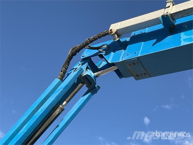 Genie Z80/60 4WD Diesel 26 mts Articulating Boom Lift Articulated boom lifts