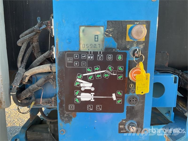 Genie Z80/60 4WD Diesel 26 mts Articulating Boom Lift Articulated boom lifts