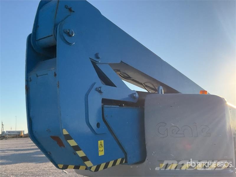 Genie Z80/60 4WD Diesel 26 mts Articulating Boom Lift Articulated boom lifts