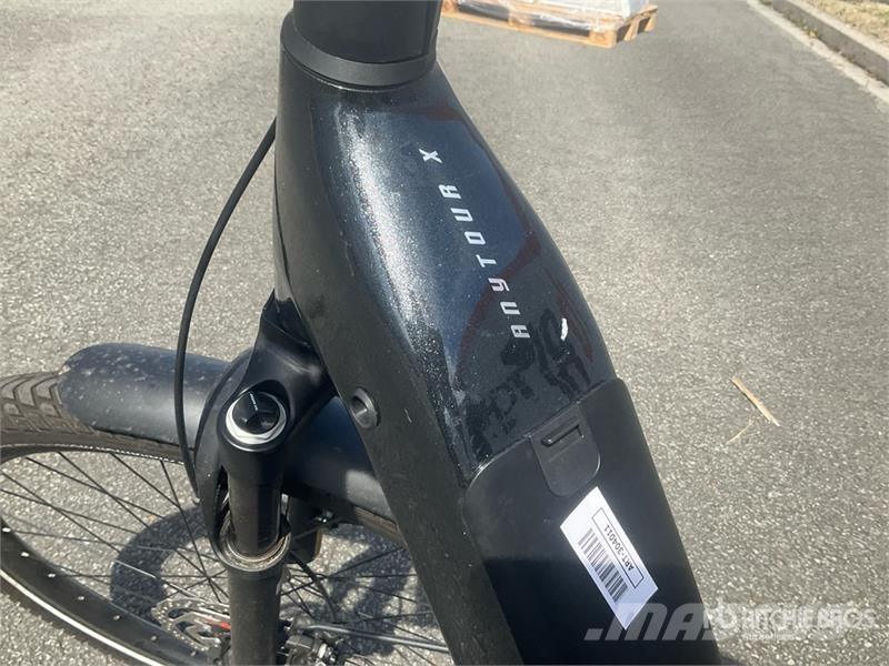 GiANT Anytour X Electric Bicycle مكونات أخرى