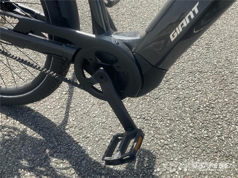 GiANT Anytour X Electric Bicycle مكونات أخرى