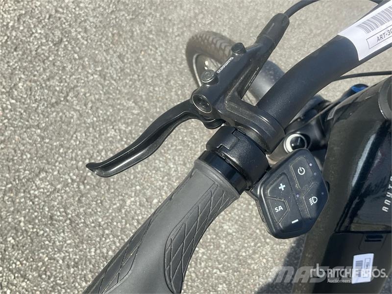 GiANT Anytour X Electric Bicycle مكونات أخرى