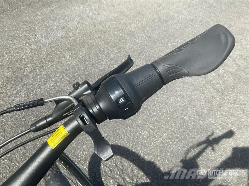 GiANT Anytour X Electric Bicycle مكونات أخرى