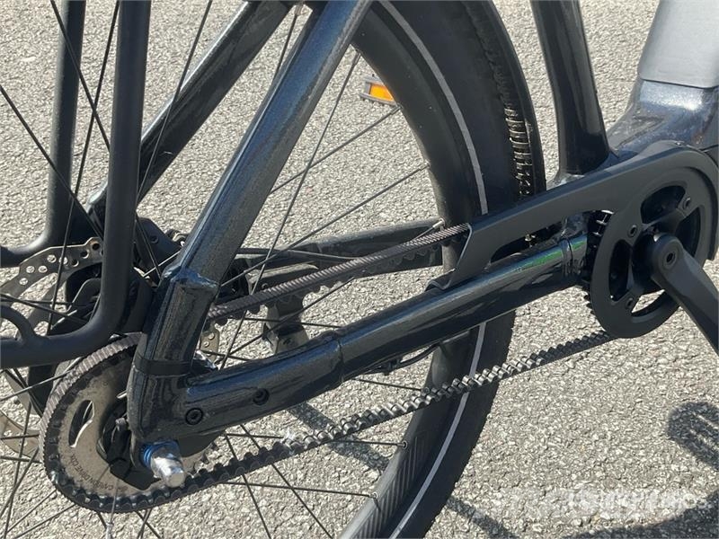 GiANT Anytour X Electric Bicycle مكونات أخرى