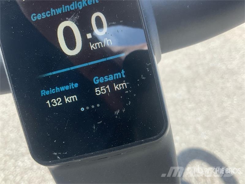 GiANT Anytour X Electric Bicycle مكونات أخرى