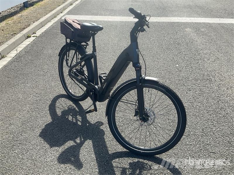 GiANT Anytour X Electric Bicycle مكونات أخرى