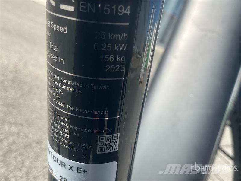 GiANT Anytour X Electric Bicycle مكونات أخرى