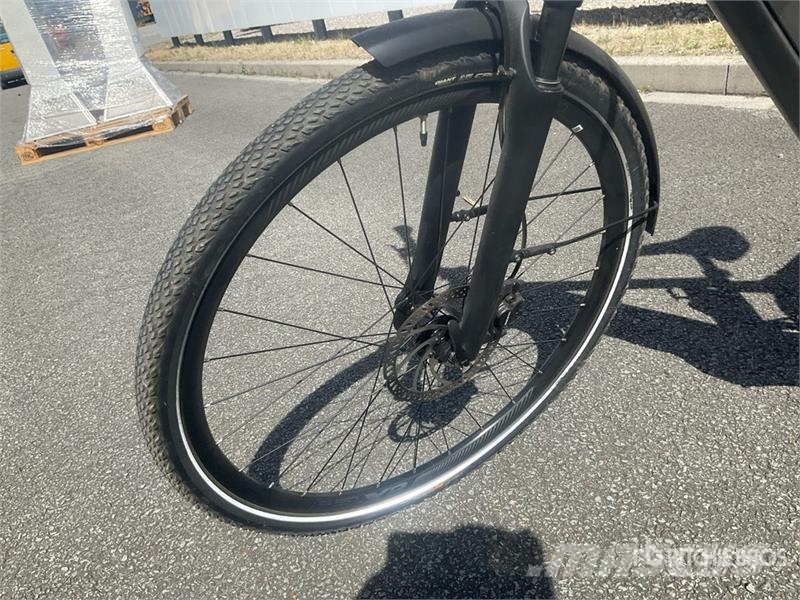 GiANT Explore E+3 Electric Bicycle مكونات أخرى