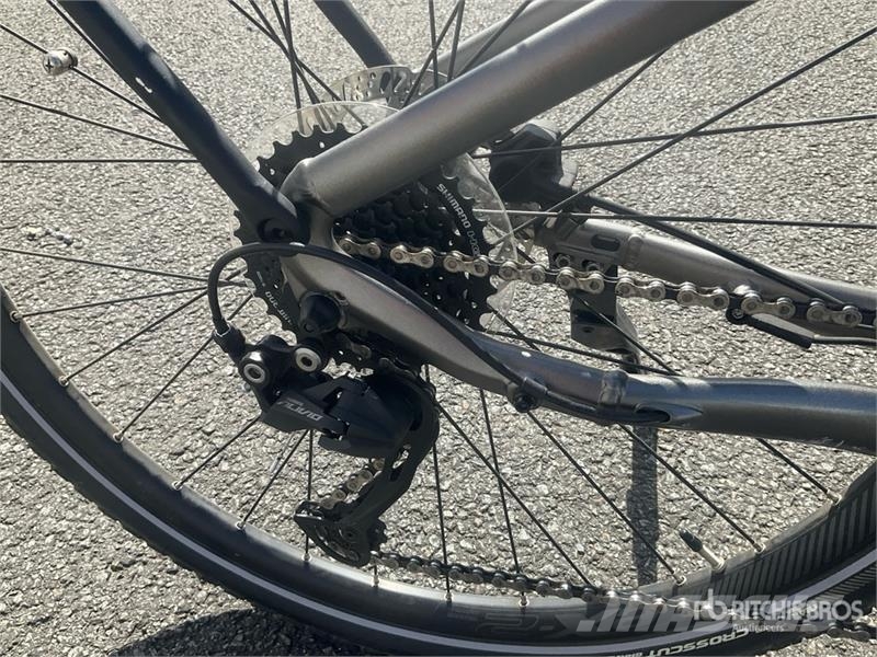 GiANT Explore E+3 Electric Bicycle مكونات أخرى