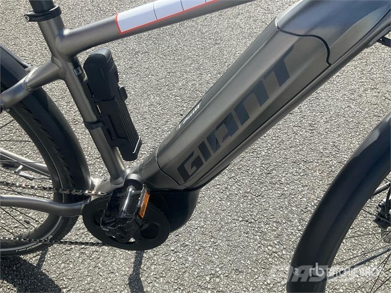 GiANT Explore E+3 Electric Bicycle مكونات أخرى