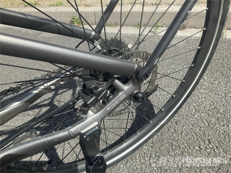 GiANT Explore E+3 Electric Bicycle مكونات أخرى