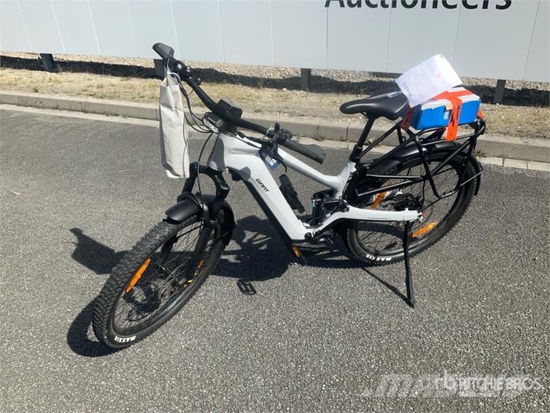 GiANT Stormguard E+2 Electric Bicycle مكونات أخرى