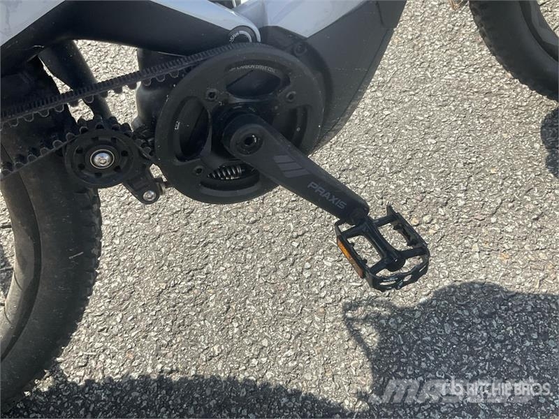 GiANT Stormguard E+2 Electric Bicycle مكونات أخرى