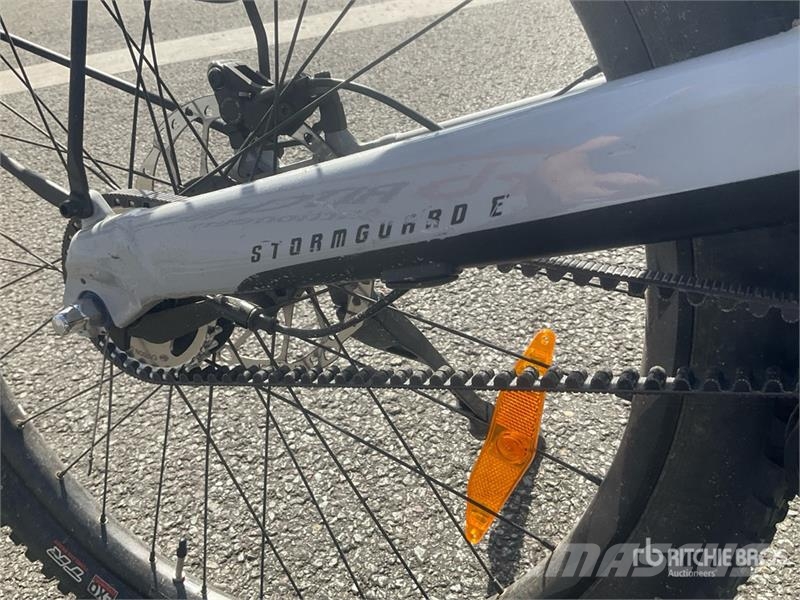 GiANT Stormguard E+2 Electric Bicycle مكونات أخرى