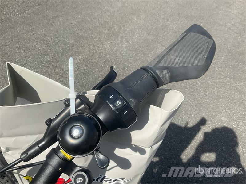 GiANT Stormguard E+2 Electric Bicycle مكونات أخرى