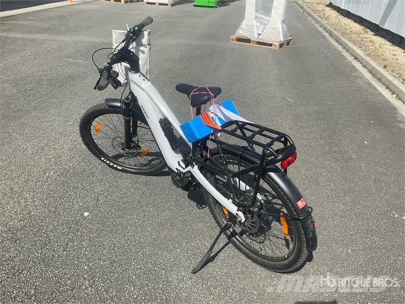 GiANT Stormguard E+2 Electric Bicycle مكونات أخرى