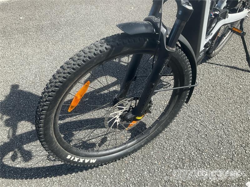 GiANT Stormguard E+2 Electric Bicycle مكونات أخرى