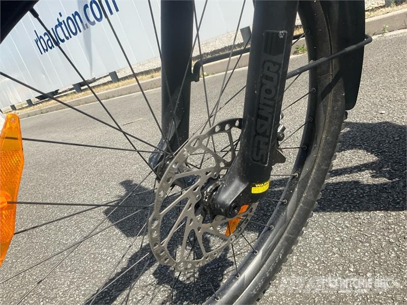 GiANT Stormguard E+2 Electric Bicycle مكونات أخرى