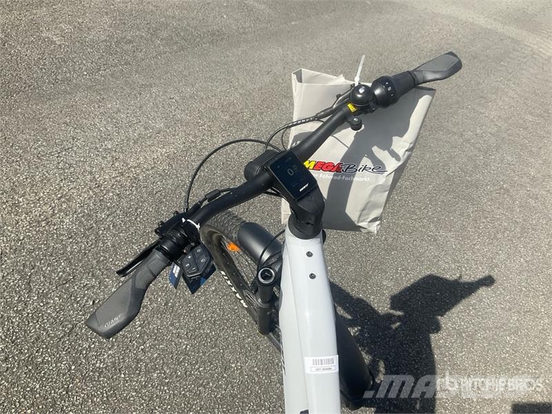 GiANT Stormguard E+2 Electric Bicycle مكونات أخرى