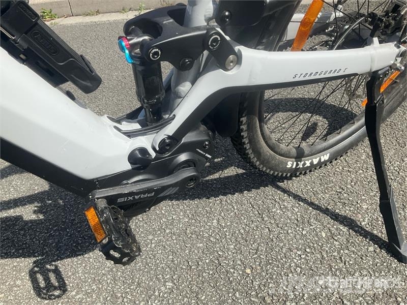 GiANT Stormguard E+2 Electric Bicycle مكونات أخرى