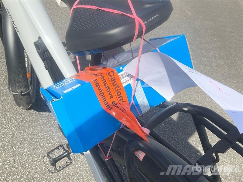 GiANT Stormguard E+2 Electric Bicycle مكونات أخرى