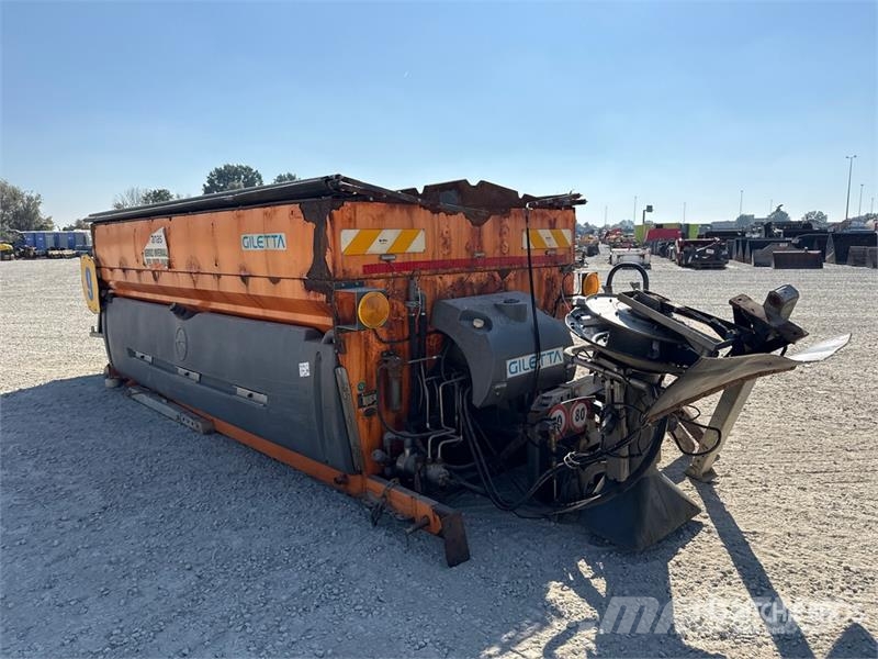Giletta UP4000 Salt Spreader 砂と塩撒き専用車