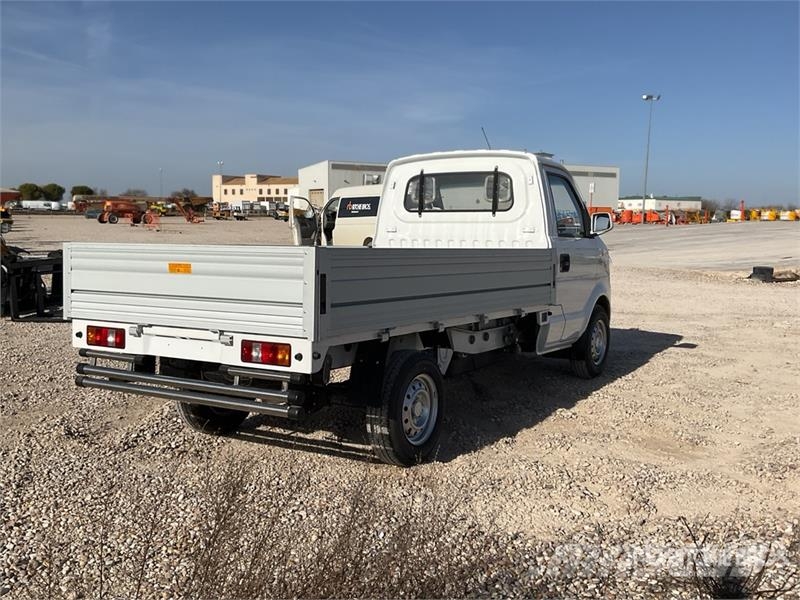 Giotti Victoria SRL Gladiator Top 4x2 Flatbed Truck (Unus Camiones plataforma