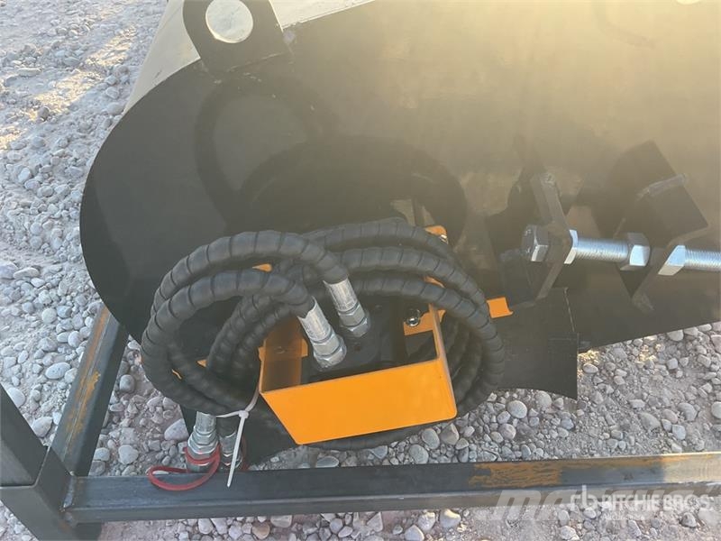  GIYI GY-BS72 Skid Steer Sweeper (Unused) Cepillos