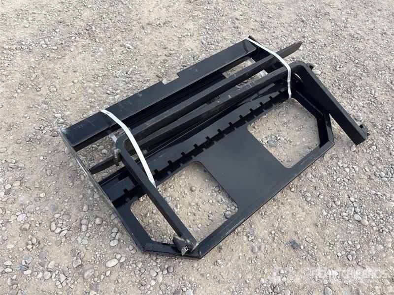 GIYI GY-FR47 Dingo Skid Steer Forks (Unused) Gabeln