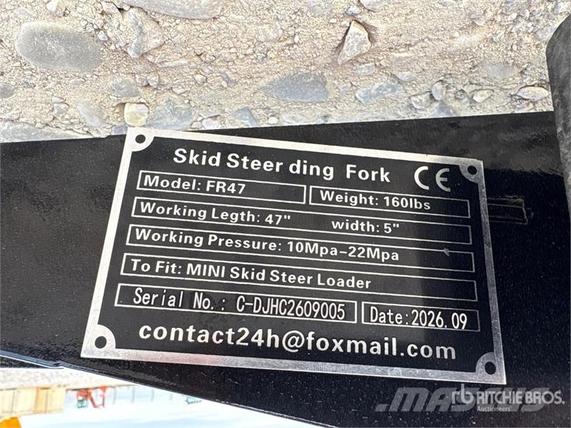 GIYI GY-FR47 Dingo Skid Steer Forks (Unused) Gabeln