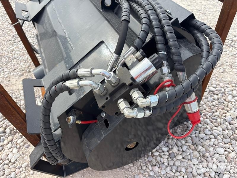 GIYI GY-M48 48 In Skid Steer Concrete Mixer (Unuse Polovne mešalice