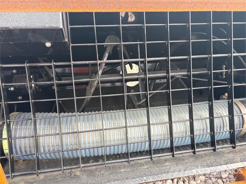 GIYI MB27 48 In Skid Steer Concrete Mixer (Unused) Polovne mešalice