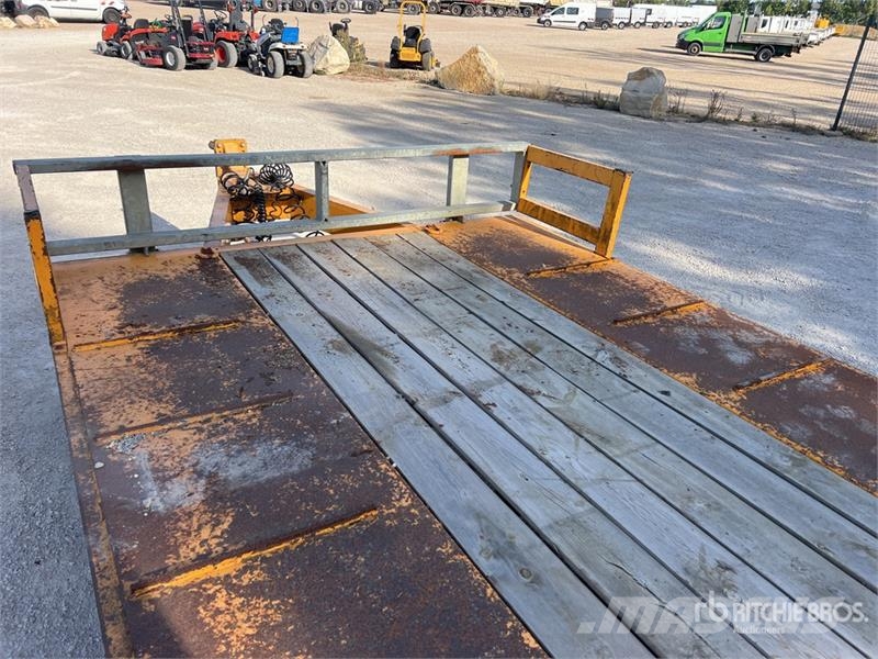 Gourdon PE80 T/A Remorque Plateau 2 Essieux Flatbed Traile Vlakke laadvloer