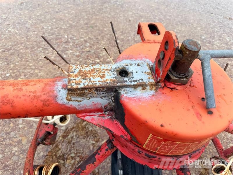 Greenland Haybob 300 3000 mm 3-Point 2 Wheel Hay Tedder مكابس وميبسات التبن
