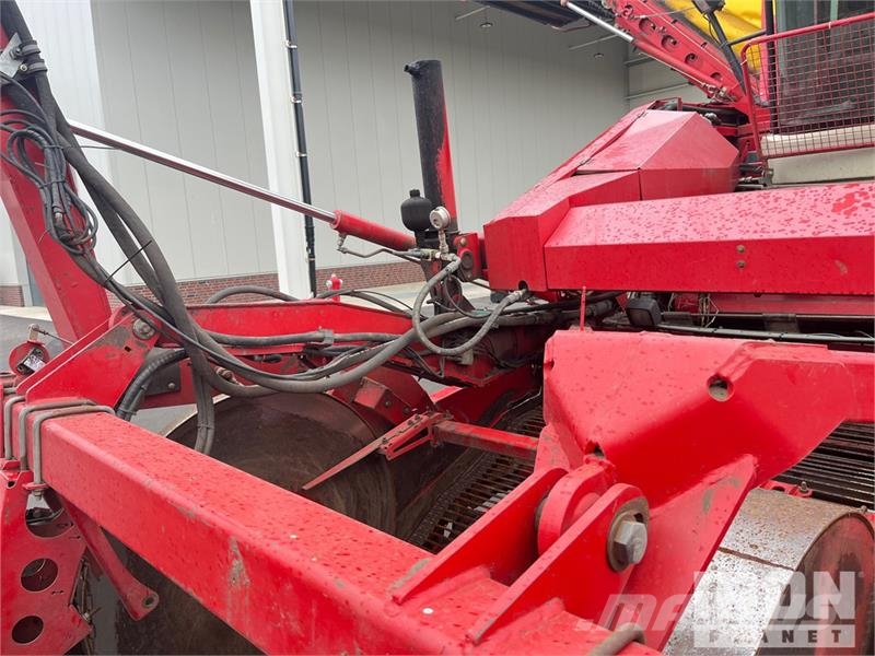 Grimme Tectron 415 Self-Propelled 4 Row Potato Harvester Burgonya kombájnok és kiszedők