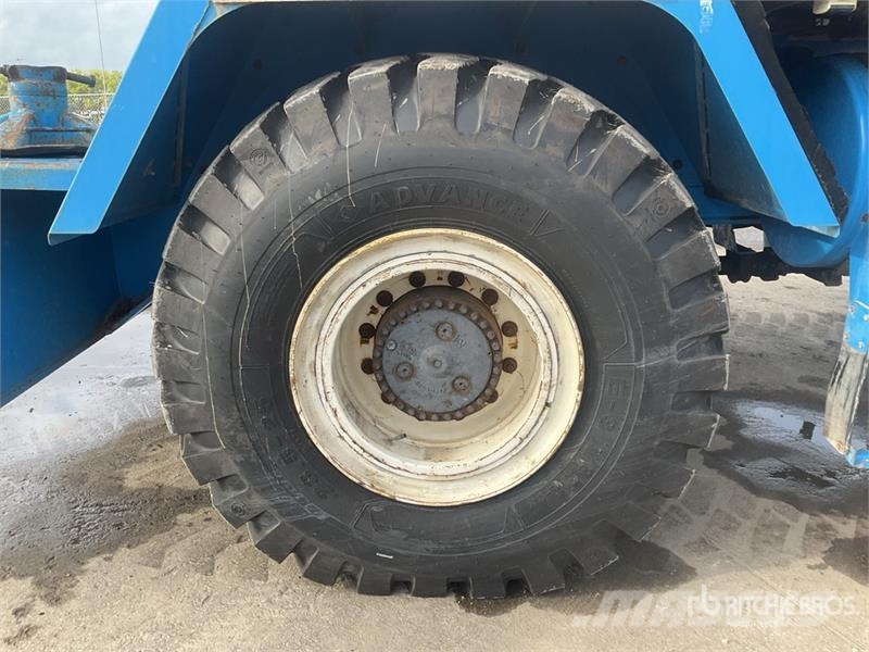 Grove RT650E Celtņi nelīdzenām virsmām