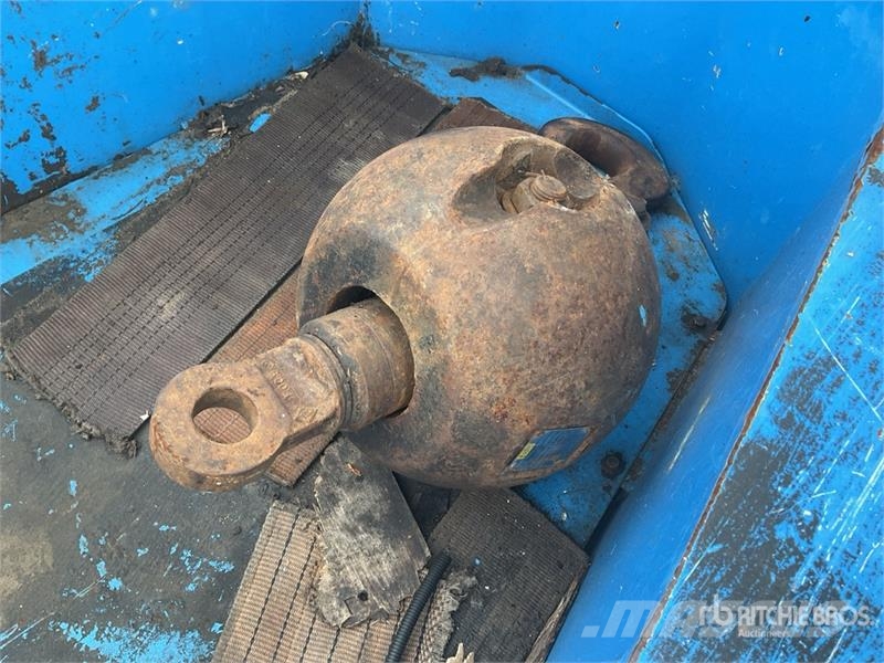 Grove RT650E Celtņi nelīdzenām virsmām