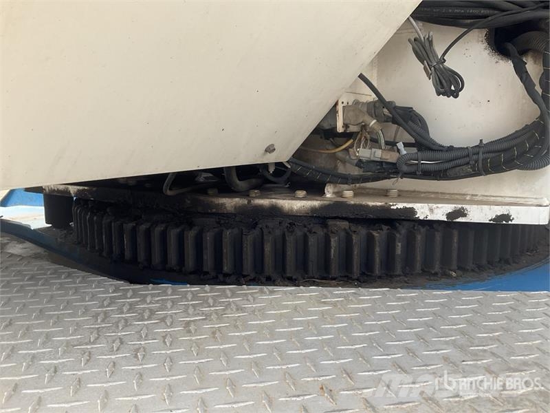 Grove RT650E Celtņi nelīdzenām virsmām