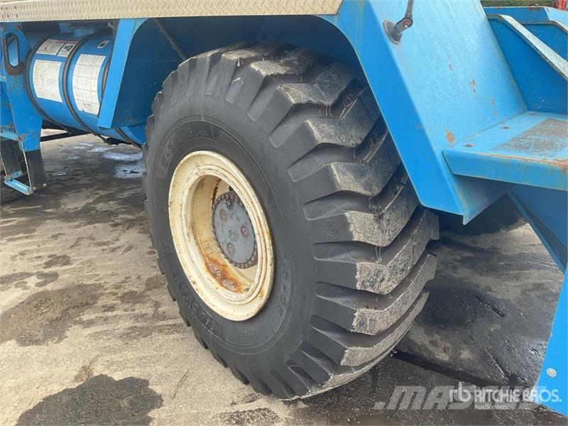 Grove RT650E Celtņi nelīdzenām virsmām
