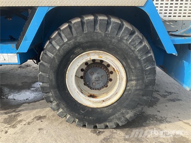 Grove RT650E Celtņi nelīdzenām virsmām