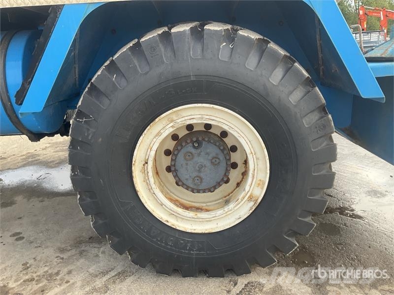 Grove RT650E Celtņi nelīdzenām virsmām
