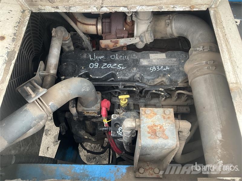 Grove RT650E Celtņi nelīdzenām virsmām