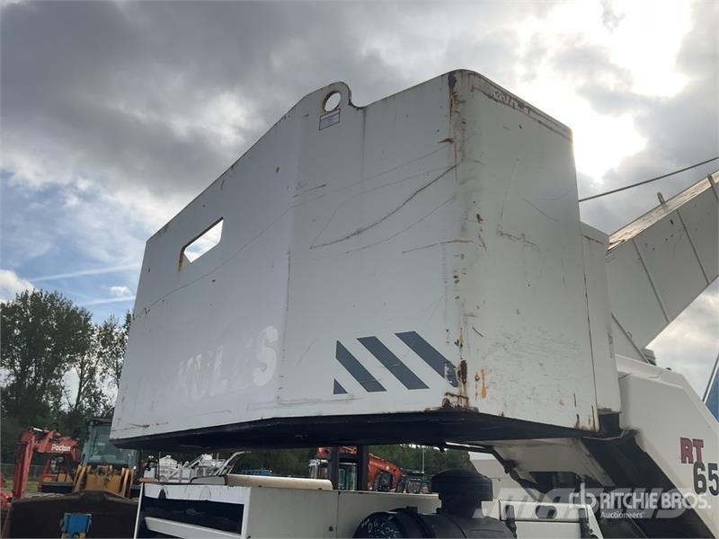 Grove RT650E Celtņi nelīdzenām virsmām