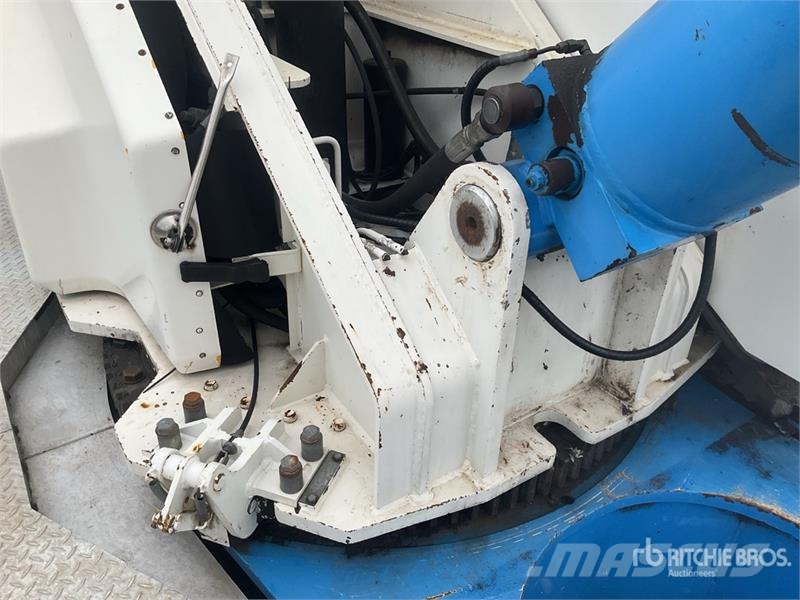 Grove RT650E Celtņi nelīdzenām virsmām