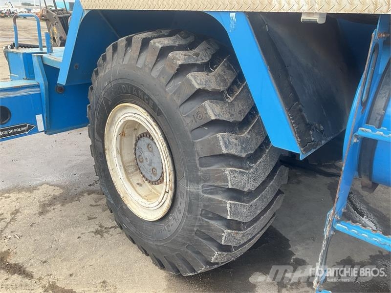 Grove RT650E Celtņi nelīdzenām virsmām