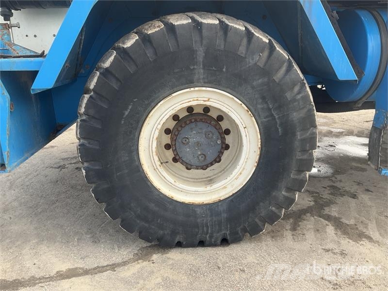 Grove RT650E Celtņi nelīdzenām virsmām