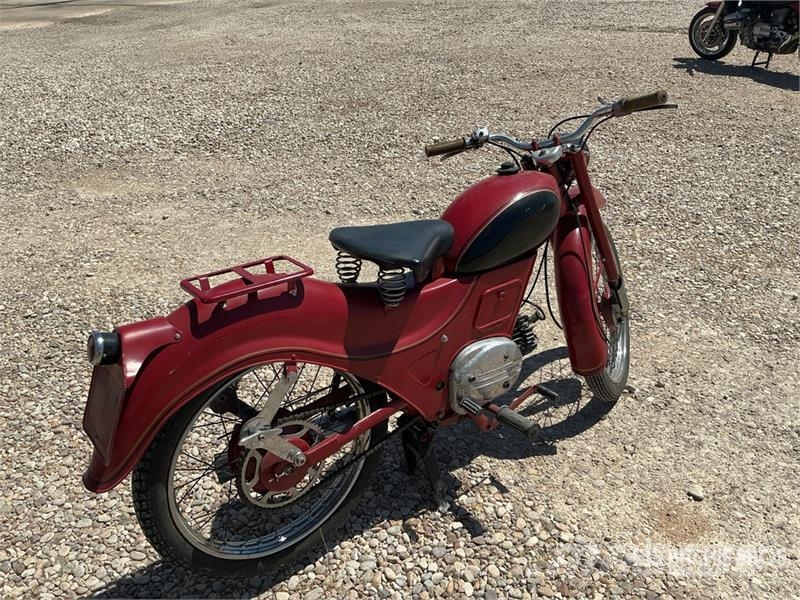 Guzzi Hispania Classic Bike (Inoperable) Carros