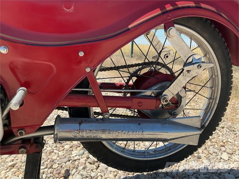 Guzzi Hispania Classic Bike (Inoperable) Carros