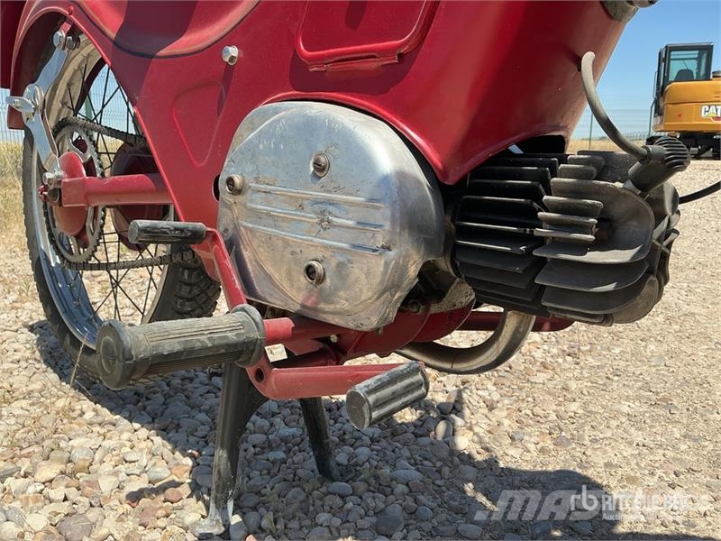 Guzzi Hispania Classic Bike (Inoperable) Carros