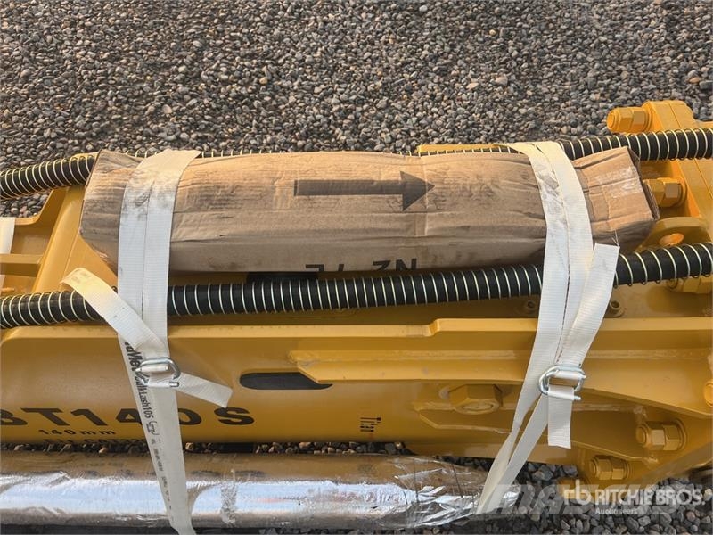 H&W HWT140S Hydraulic Breaker (Unused) مطارق / كسارات